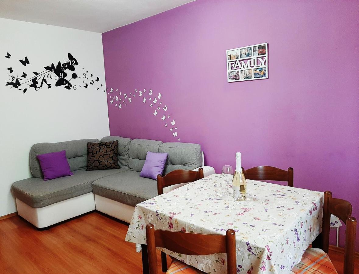 Cvitic Apartments โรวีน ภายนอก รูปภาพ
